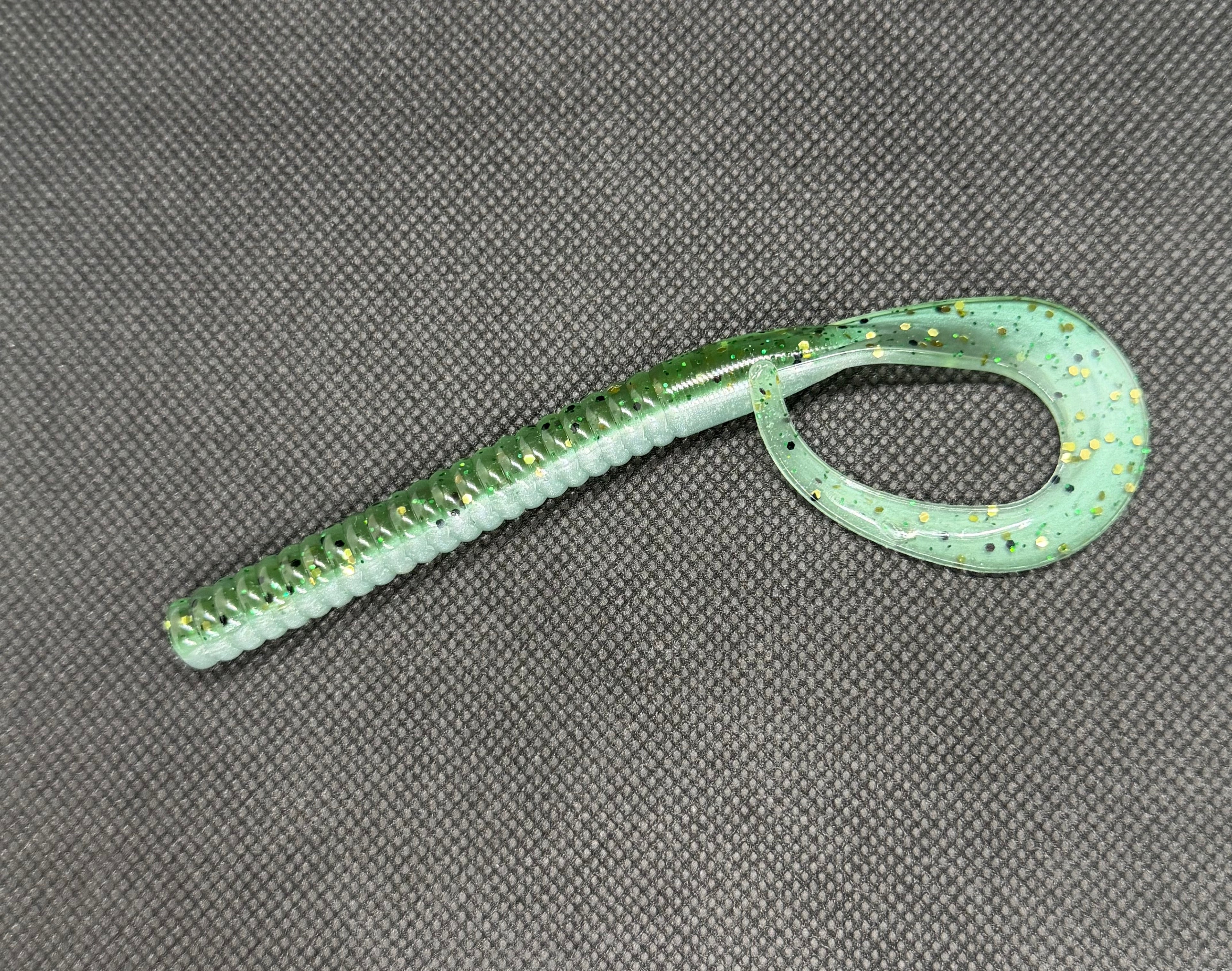 7” Ribbontail Worm - Baby Bass