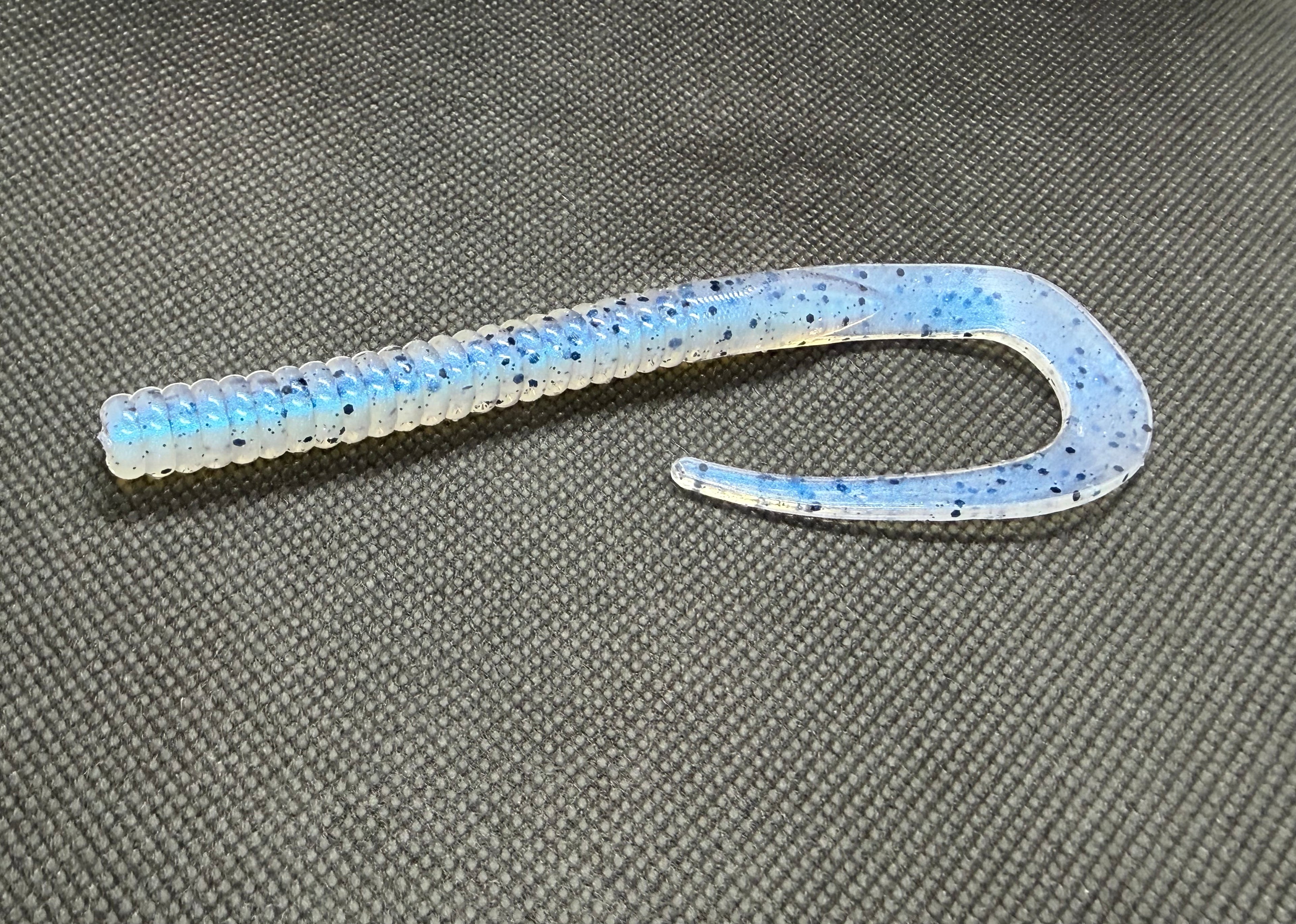 7” Ribbontail Worm - Monkey Milk