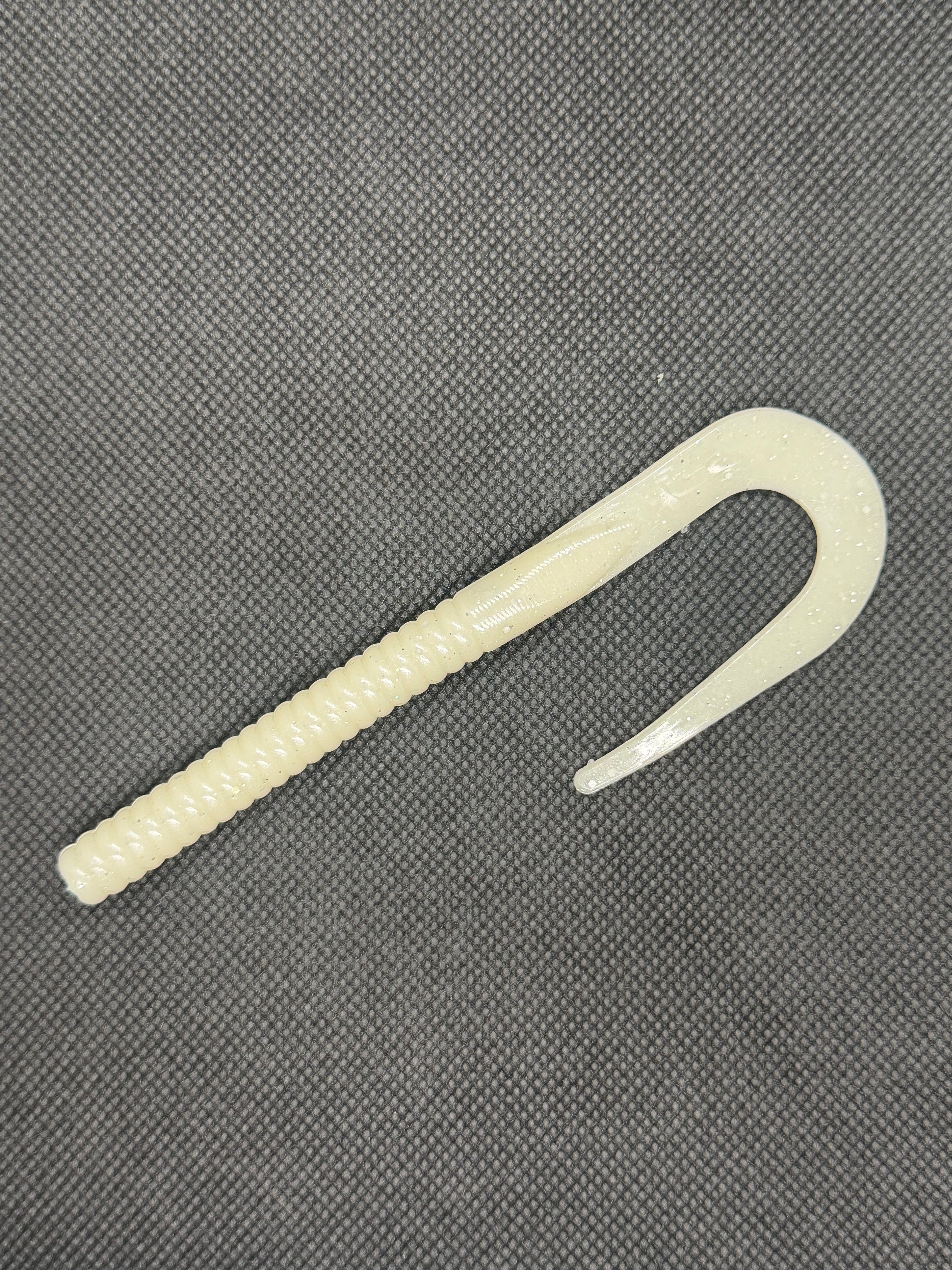 7” Ribbontail Worm - Pearl White